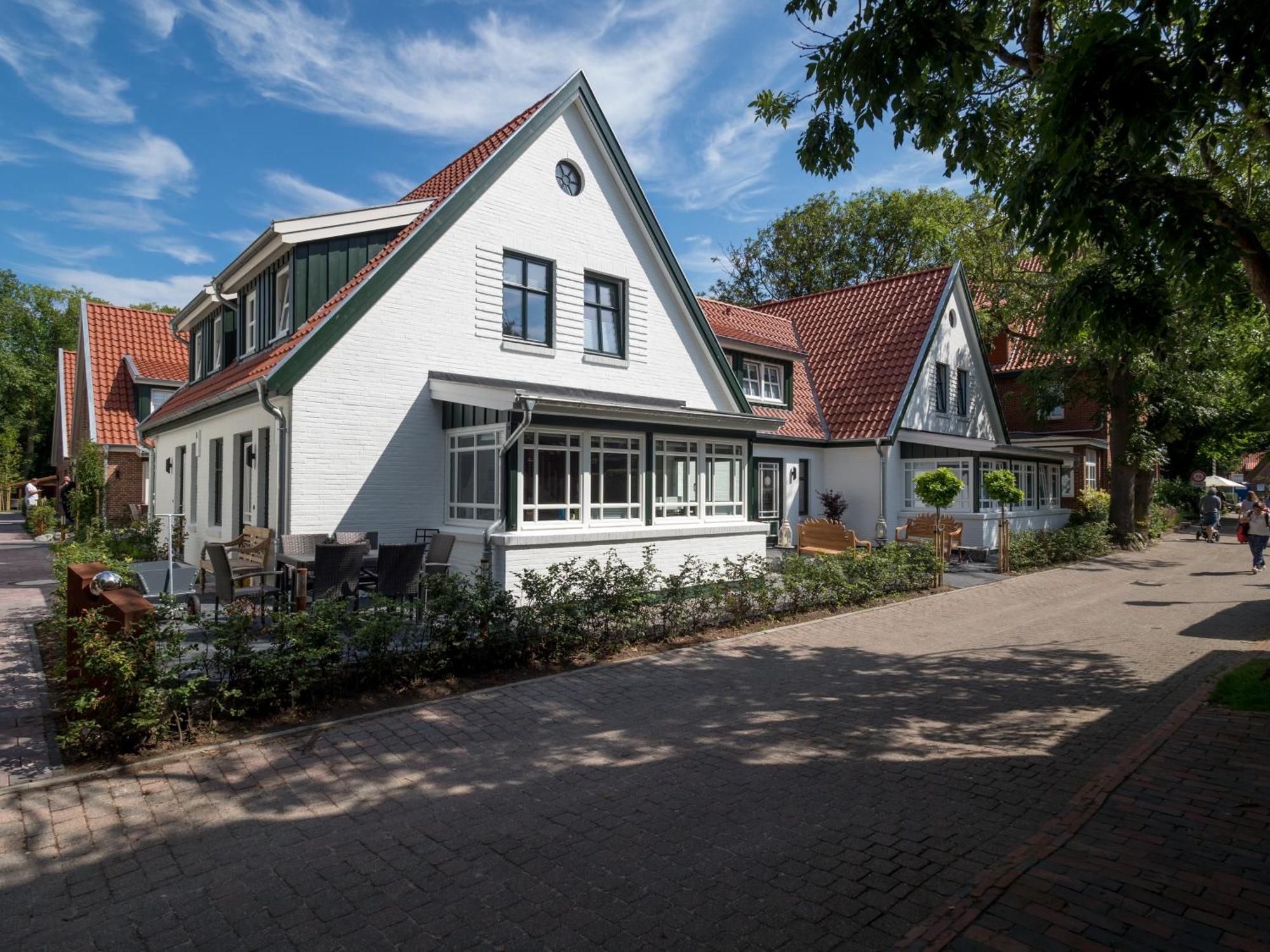 Inselsuenn Hotel Und Apartments Spiekeroog Bagian luar foto